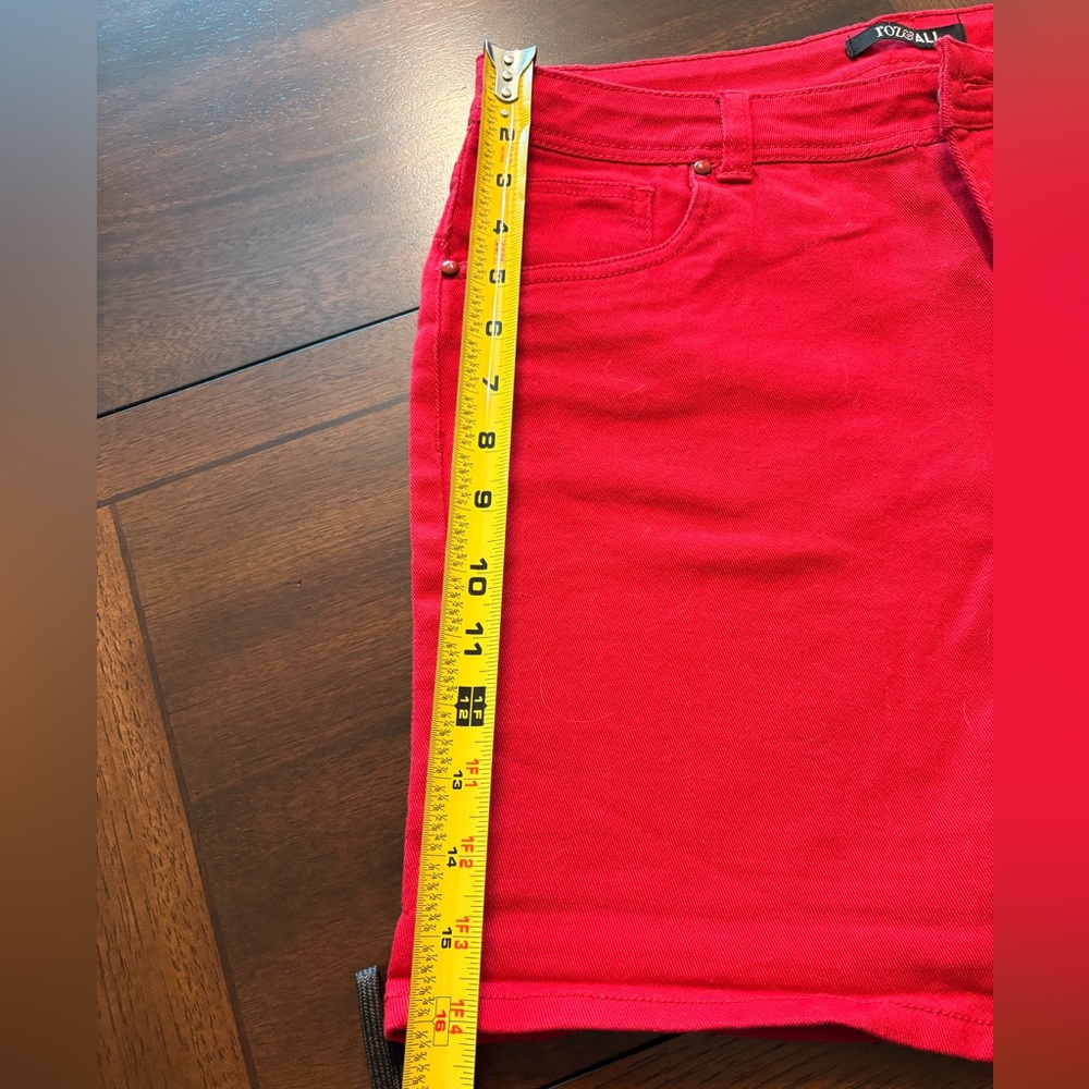 Red Denim Jean Shorts, Size 12, Roz & Ali - Picture 5 of 8